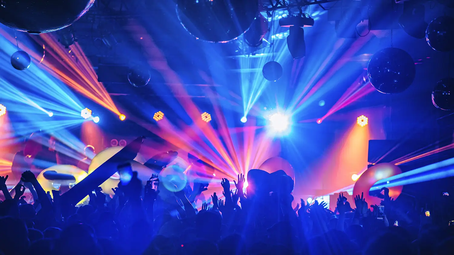 The Ultimate Festival Essentials: Your Must-Have Items for a Memorable Music Experience